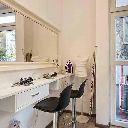 شقة 2 Designer Seconds Away From тhe Main Street, Free Parking