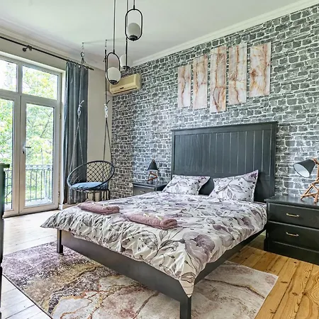 شقة 2 Designer Seconds Away From тhe Main Street, Free Parking *