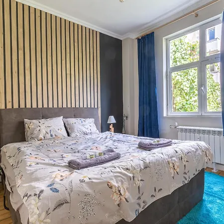 2 Designer Seconds Away From тhe Main Street, Free Parking * Sofia