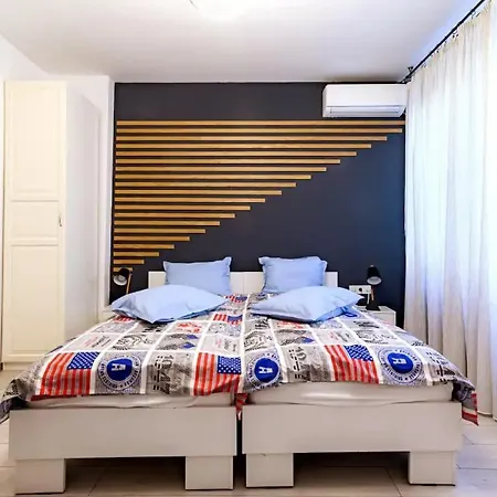 2 Designer Seconds Away From тhe Main Street, Free Parking Sofia