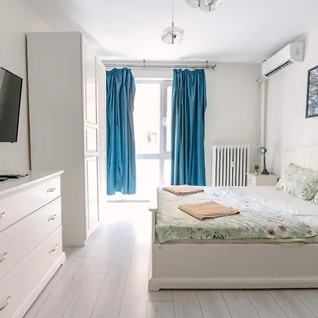 Apartman 2 Designer Seconds Away From тhe Main Street, Free Parking Szófia