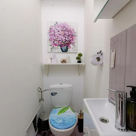 Apartman 2 Designer Seconds Away From тhe Main Street, Free Parking Szófia