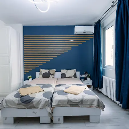 Apartman 2 Designer Seconds Away From тhe Main Street, Free Parking