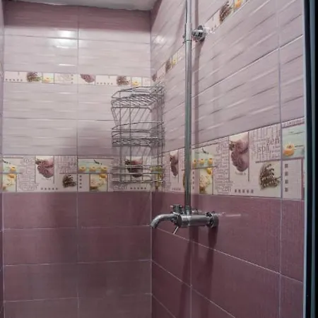 2 Designer Seconds Away From тhe Main Street, Free Parking Appartement Sofia