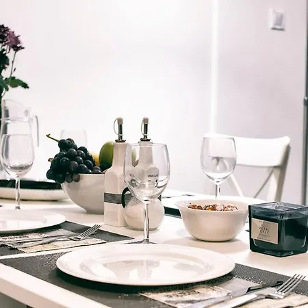 Appartement 2 Designer Seconds Away From тhe Main Street, Free Parking Sofia